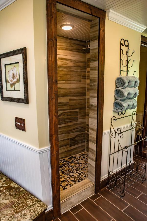 Отель Chimney Rock Manor Экстерьер фото