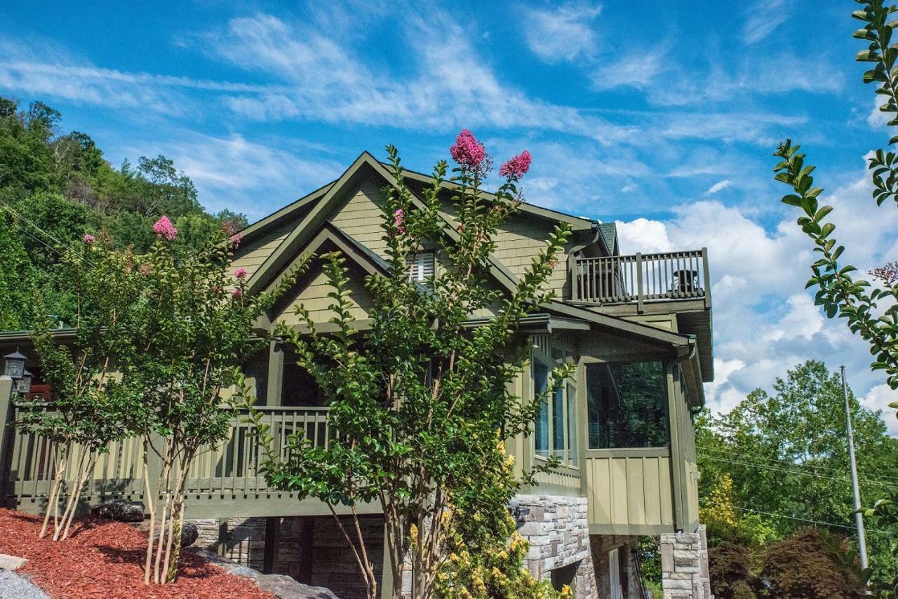 Отель Chimney Rock Manor Экстерьер фото